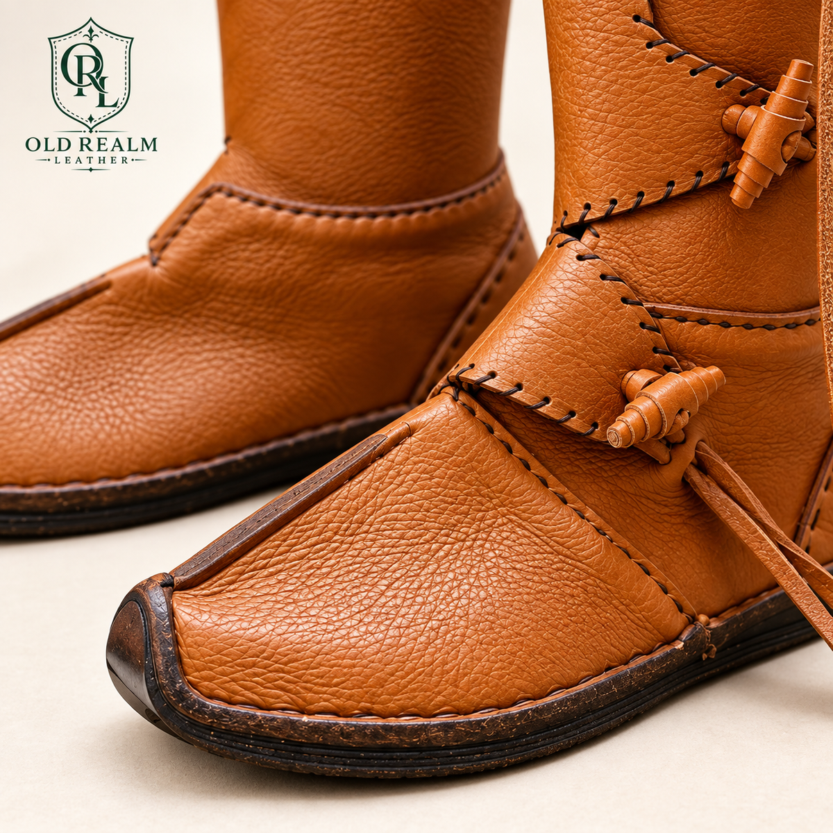 Handgefertigte mittelalterliche Lederstiefel für LARP & Renaissance-Märkte